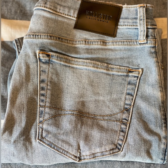 Hollister Light Wash Skinny Jeans - 32 x 30 - Picture 6 of 6